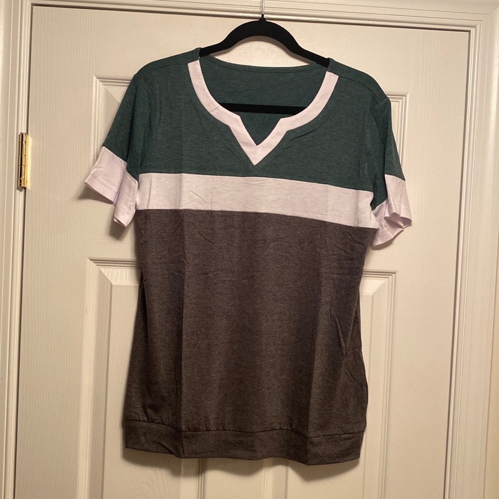 Brand New Julyclo Green/Grey/White Top…